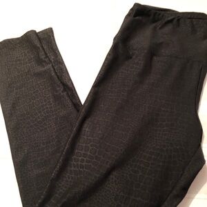WILD FABLE LARGE LEGGINGS YOGA PANTS BLACK FAUX SNAKE SKIN LOOK